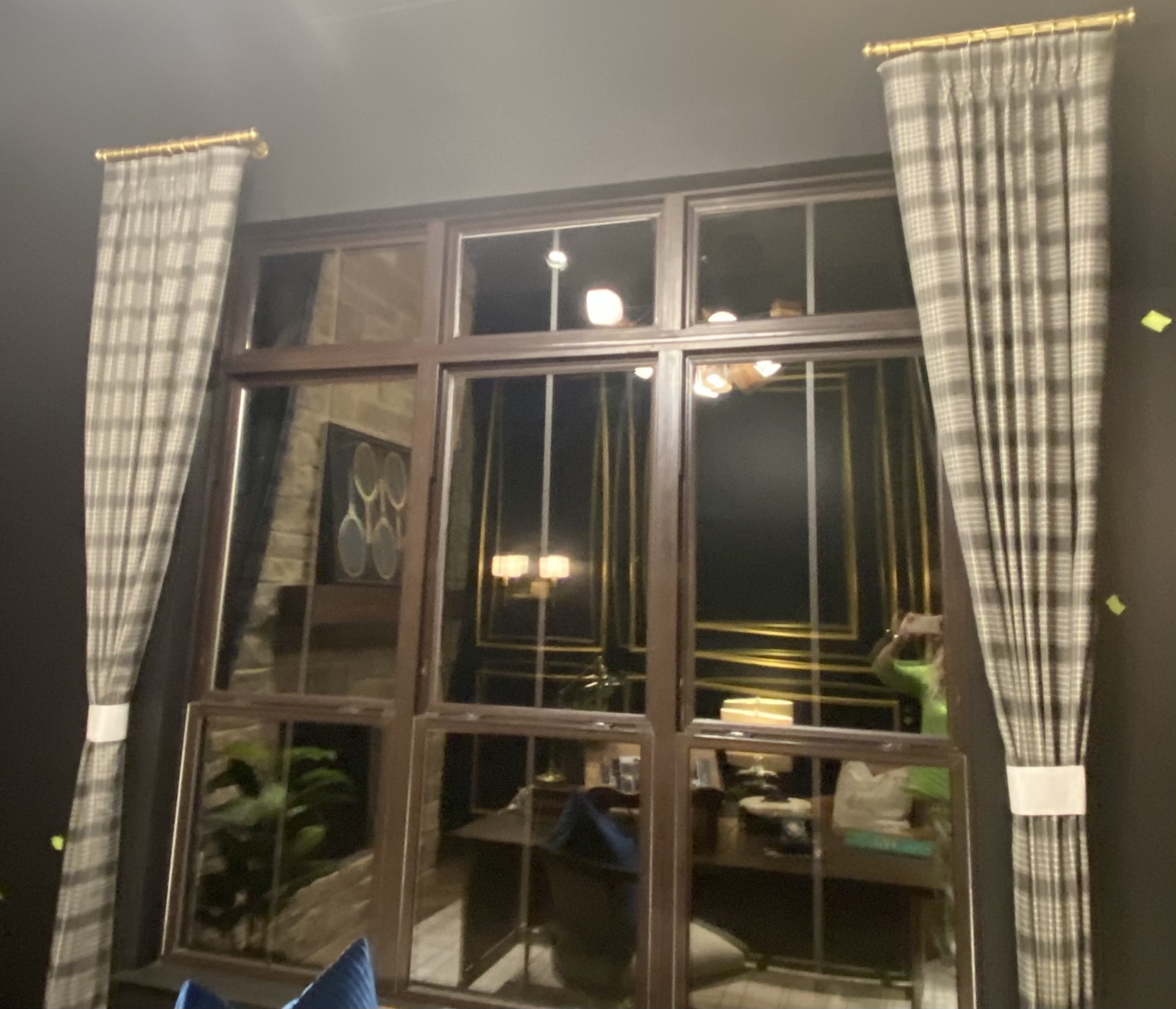 Curtains 4